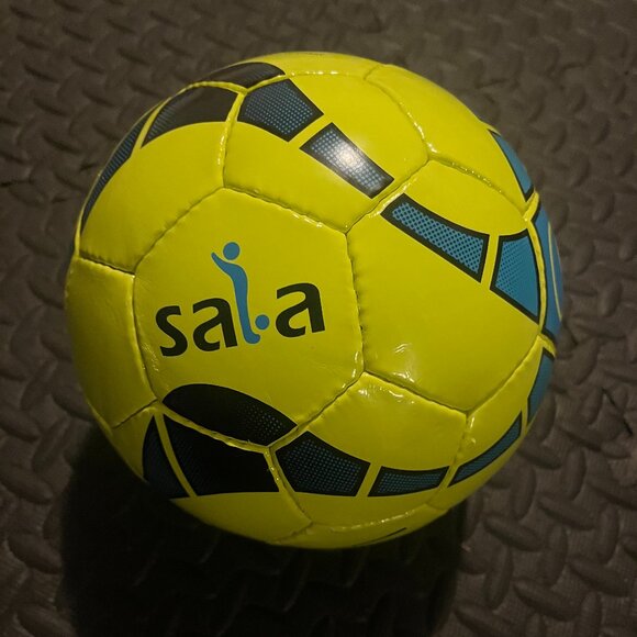 Uhlsport Medusa Anteo Low Bounce High Abrasion Resistance Futsal Ball size 4 IMS - Picture 3 of 7
